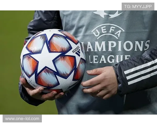 全球足坛六大球星解析他们如何主宰绿茵场成为传奇人物