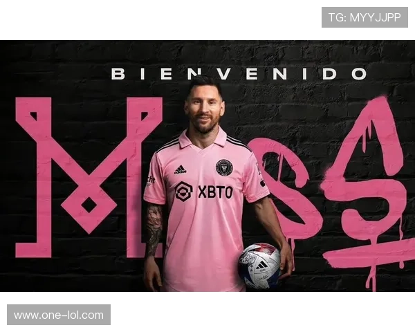 足球明星佩戴的独特帽子是什么样的时尚单品解密